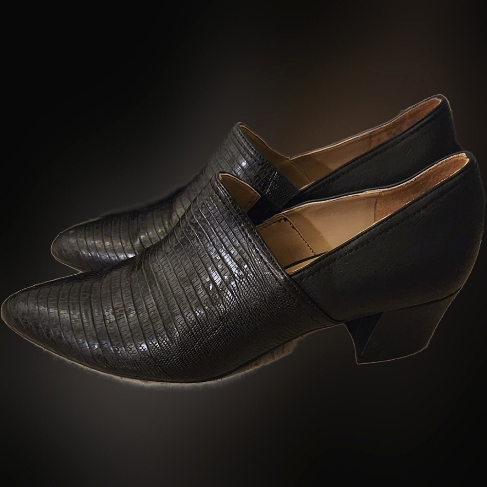Black Naturalizer Women's Size 10M Caleb Pump